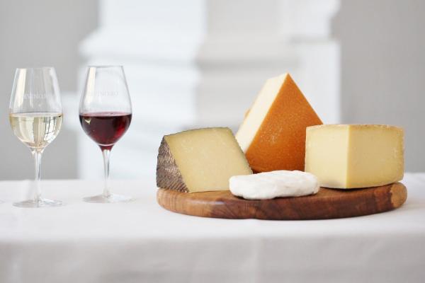 Brânzeturi maturate românești și potențialul lor gastronomic